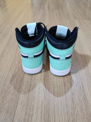 Nike Air Jordan 1 Retro High OG Green Glow