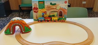 Tren de madera con túnel y vagones