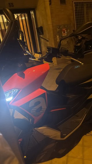 Aprilia SR GT 125 Scooter Roja/Negra