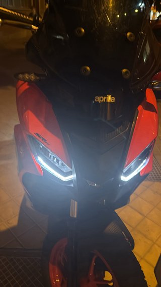 Aprilia SR GT 125 Scooter Roja/Negra
