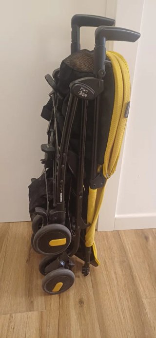 Silla de paseo Peg Perego amarilla