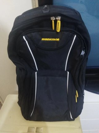 Mochila deportiva negra Mundicolor