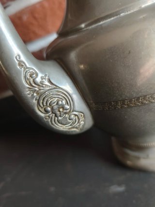 Tetera de peltre antigua