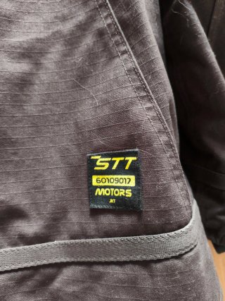 Chaqueta de moto con protecciones