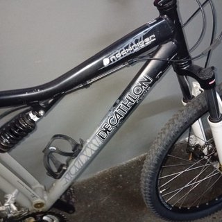 Bicicleta de montaña doble suspensión