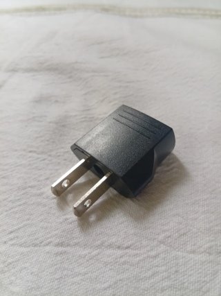 Adaptador Enchufe Europeo a Americano