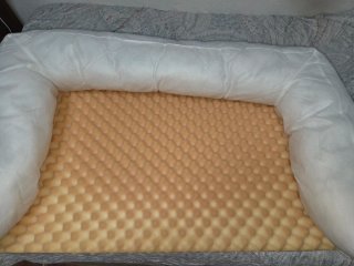 Cama ortopédica para perros. Zooplus.NO WATERPROOF