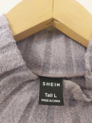Jersey SHEIN lila canalé cuello alto
