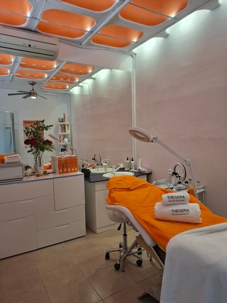 se traspasa local, cc cosmos, alquiler 485 Euro,
