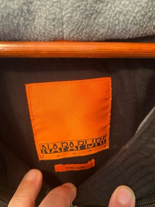 Anorak negro Napapijri mujer, talla XL