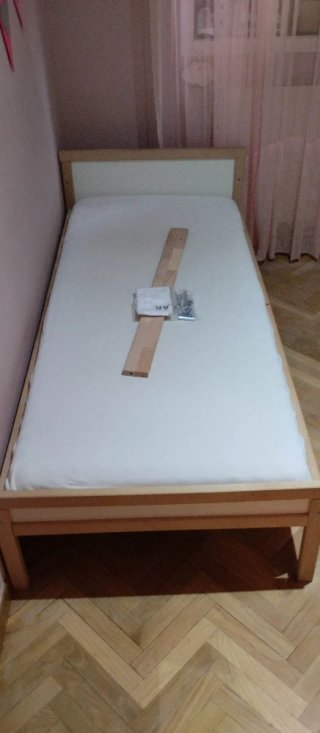 Cama infantil Ikea 70x160 con colchón y barrera