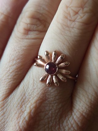 Anillo Flor Rodolita Oro Rosa Inspiración G-Dragon