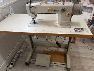 Máquina de coser industrial