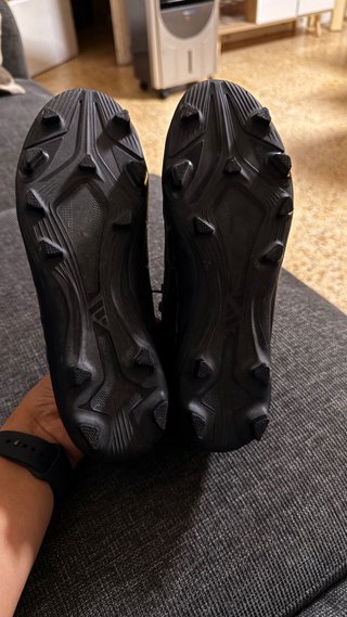 Botines de fútbol Adidas negros