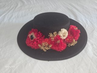 Sombrero Flamenco Negro con Flores Rojas
