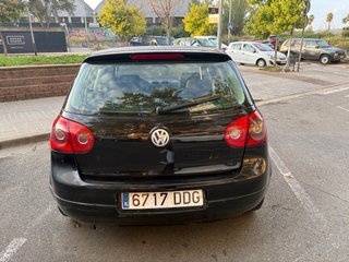 Volkswagen Golf 2004