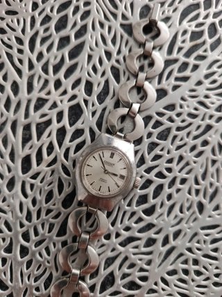 Reloj Citizen Mujer Plateado automático funcionand