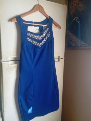 Vestido azul con pedrería