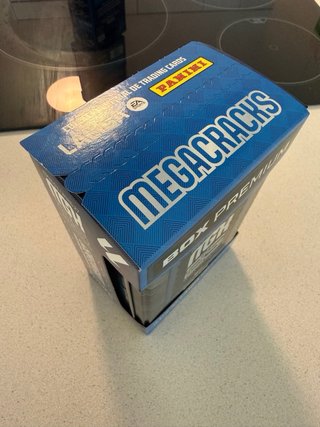 Caja Megacracks 26/27 Sellada