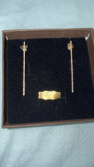 Anillos de Oro y pendientes de oro primera ley.