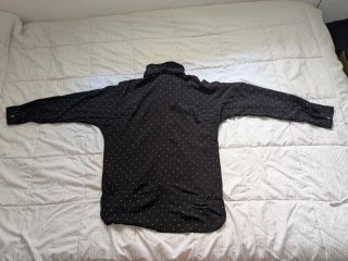 Camisa negra Topos Stradivarius