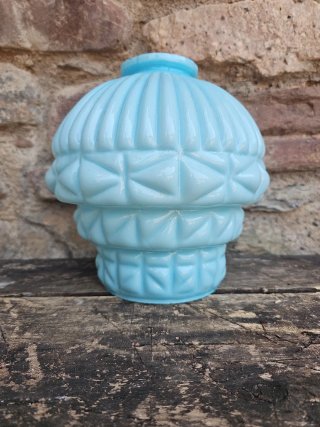 Plafón de techo antiguo azul cristal