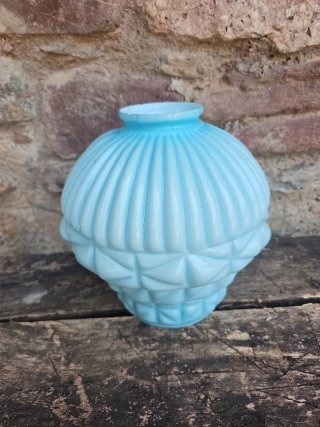 Plafón de techo antiguo azul cristal