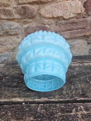 Plafón de techo antiguo azul cristal