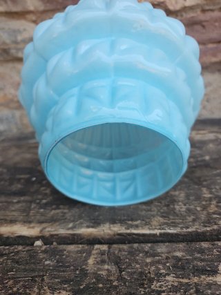 Plafón de techo antiguo azul cristal