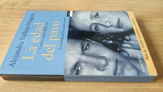 Libro La edad del pavo. Como nuevo.