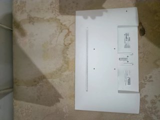 Monitor/TV Bianco e Beige