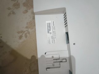 Monitor/TV Bianco e Beige