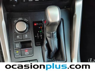 Lexus NX 300h Business 2WD 145 kW (197 CV)