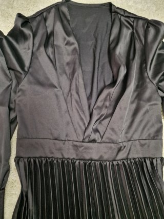 Vestido Midi Negro Satén