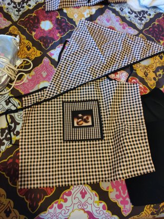 Delantal de cuadros con castañas