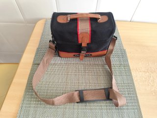 Estuche Cámara Olympia Negro y Marrón
