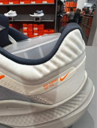 Zapatillas Nike Quest 5 Blancas Naranja