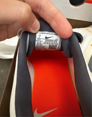 Zapatillas Nike Quest 5 Blancas Naranja