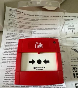 Pulsador Alarma Incendios y señal luminiscente