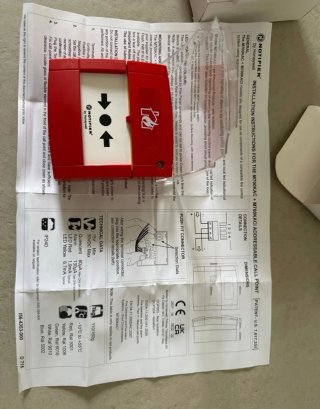 Pulsador Alarma Incendios y señal luminiscente