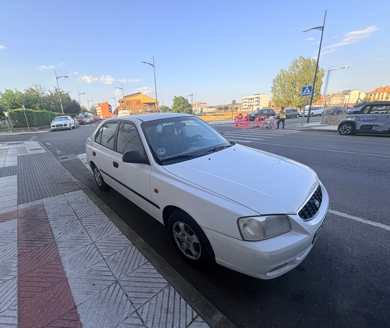 Hyundai Accent 2002 - foto 1