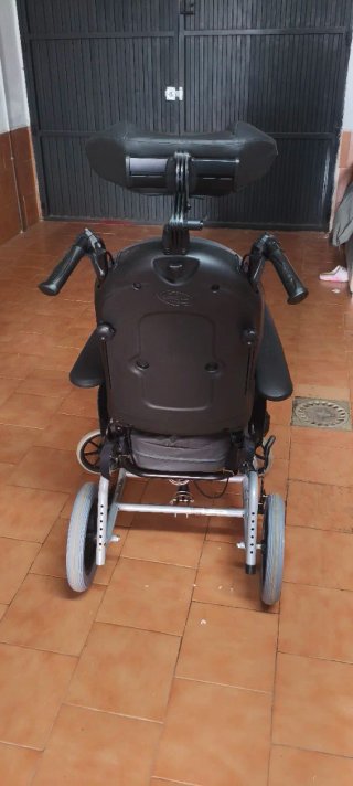 Silla de ruedas basculante reclinable antiescaras