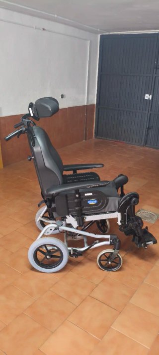 Silla de ruedas basculante reclinable antiescaras