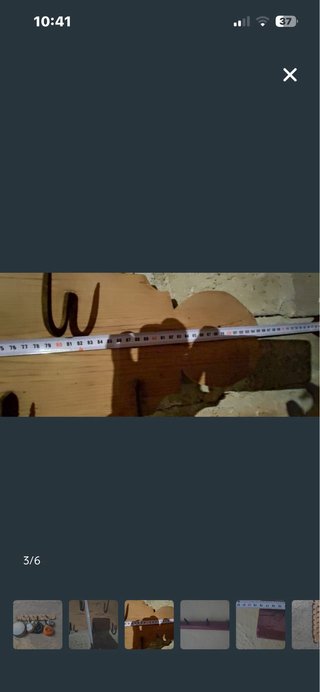 Percha de madera antigua