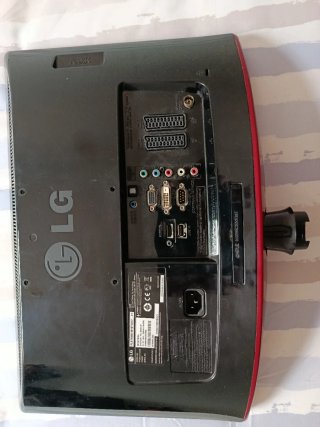 Televisor LG 18' Negro/Rojo
