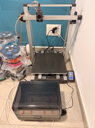 Impresora 3D y filamentos.