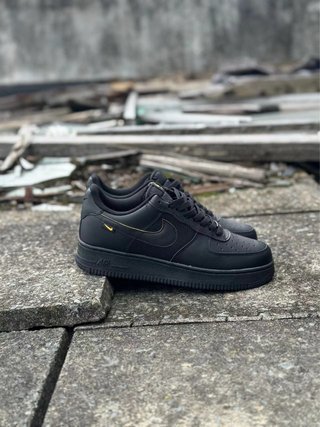 Nike Air Force 1 Negro/Amarillo
