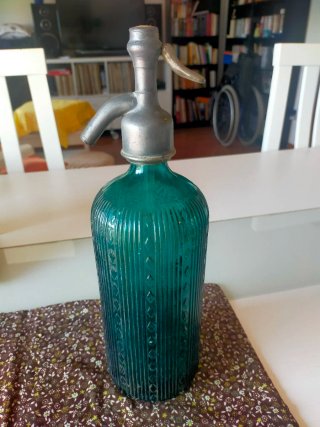 Sifón de vidrio antiguo