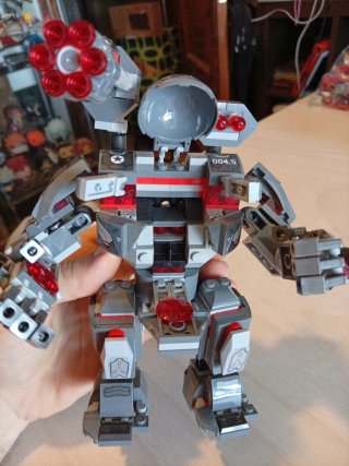 LEGO Marvel War Machine Buster
