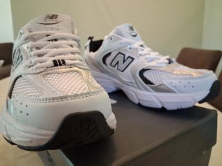 New Balance 530 Plata y Blanco